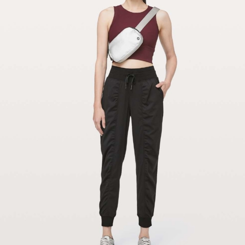 Lululemon Dance Studio Jogger *29" in Black Size 6